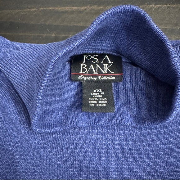 Jos. A. Bank 100% Silk Men's Turtleneck Sweater in Rich Blue - Size XXL - Picture 2 of 4